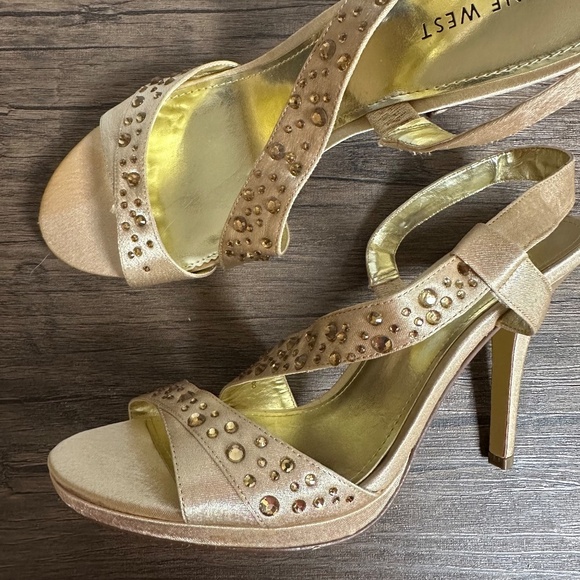 *NINE WEST* Gold x Rhinestone Angelic Rhinestone Heels Size 8 - Picture 4 of 11